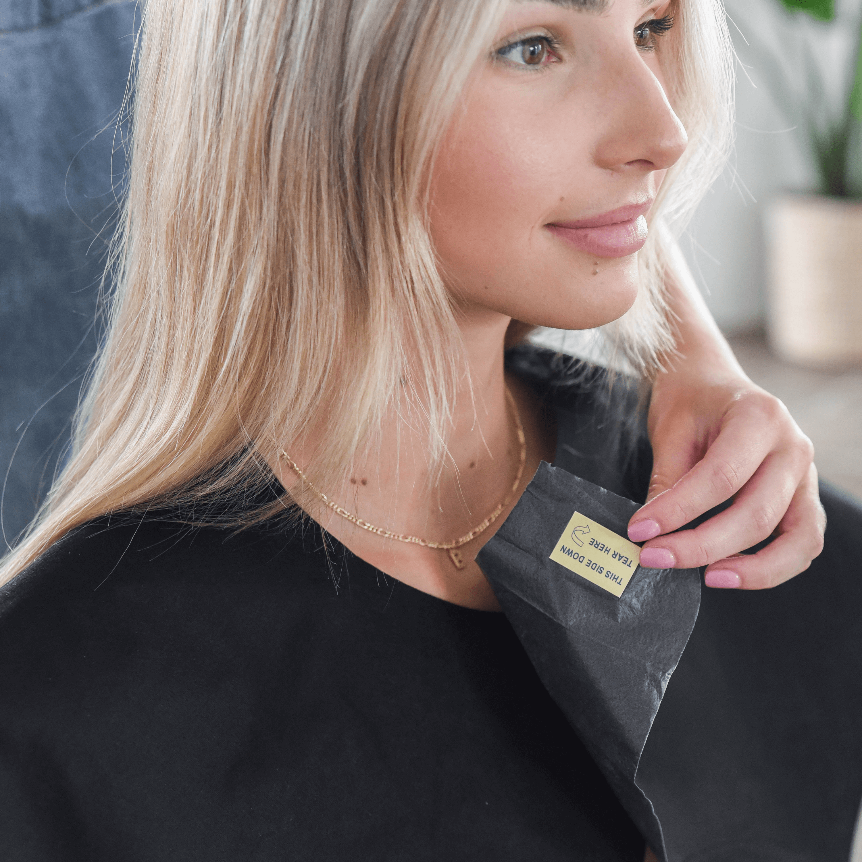 Easydry Cape Shoulder Black Wrapped Around Client (2)
