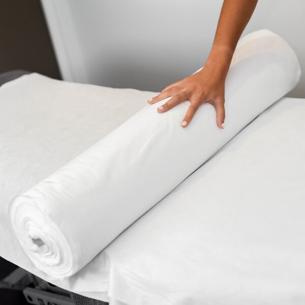 Easydry bed roll or couch roll. It has a smooth texture. It can be used at the spa or at the physio. It covers beauty beds, beauty couches and examination tables. Available in white.