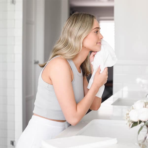 The Easydry Small Beauty towel is also know as the beauty towel or the small towel. It can be use in salons, spas, gyms, swimming pools, hospitality and more.