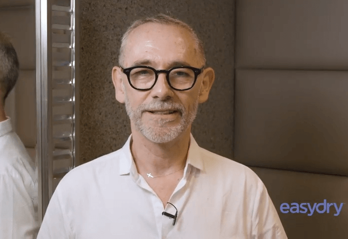 Paul Edmonds explains in this video why he uses luxurious Easydry in his award-winning London salon. He loves the technology that ensures that Easydry ...
